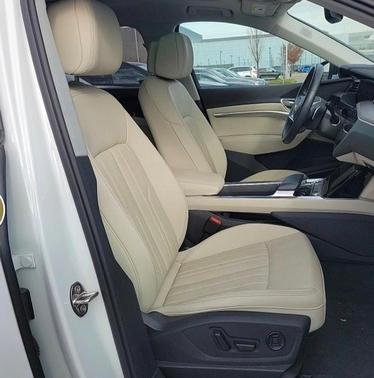 2024 Audi Q8 e-tron Premium