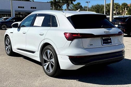 2024 Audi Q8 e-tron Premium