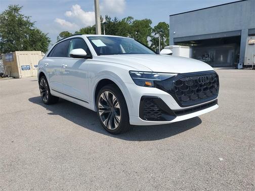 2025 Audi Q8 55 Premium