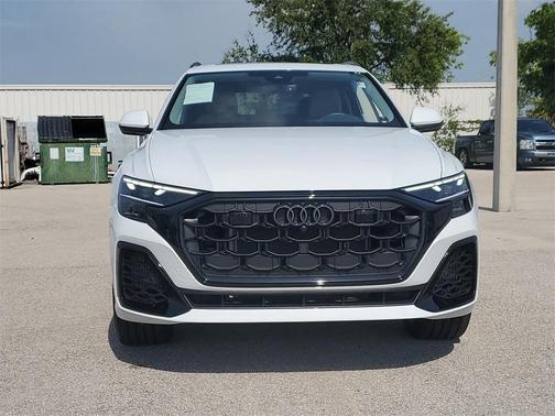 2025 Audi Q8 55 Premium