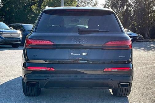 2025 Audi Q7 45 Premium Plus
