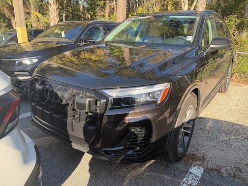 2025 Audi Q7 45 Premium Plus