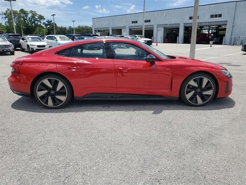 2024 Audi e-tron GT Premium Plus