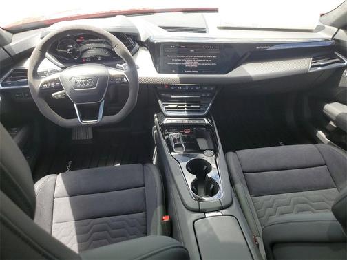 2024 Audi e-tron GT Premium Plus