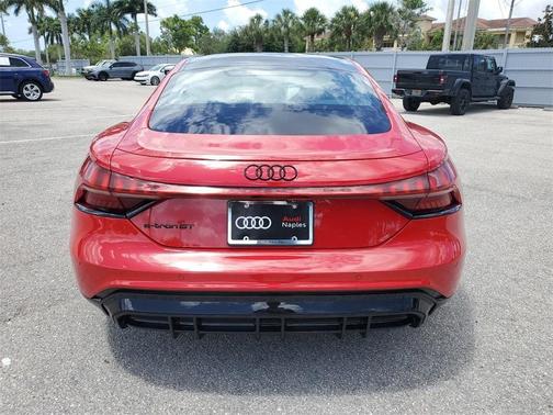 2024 Audi e-tron GT Premium Plus