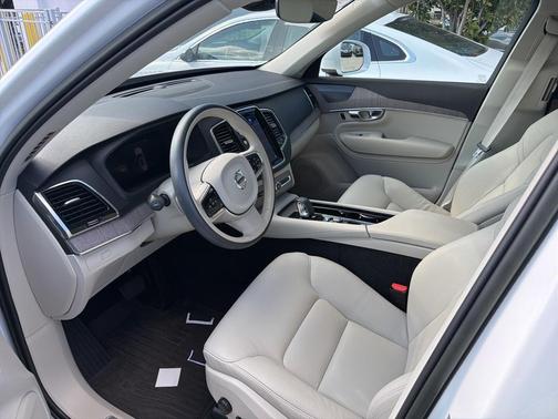 2023 Volvo XC90 B6 Plus 7-Seater