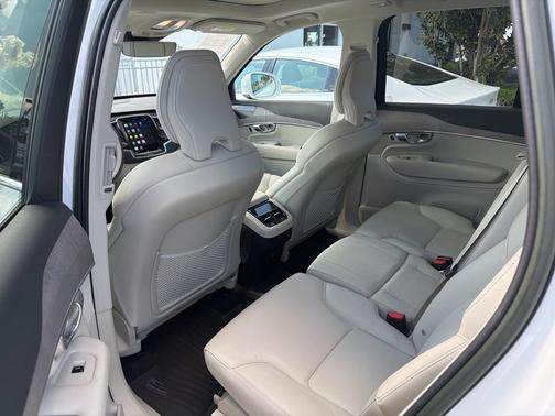 2023 Volvo XC90 B6 Plus 7-Seater