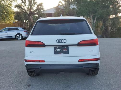 2025 Audi Q7 55 Premium
