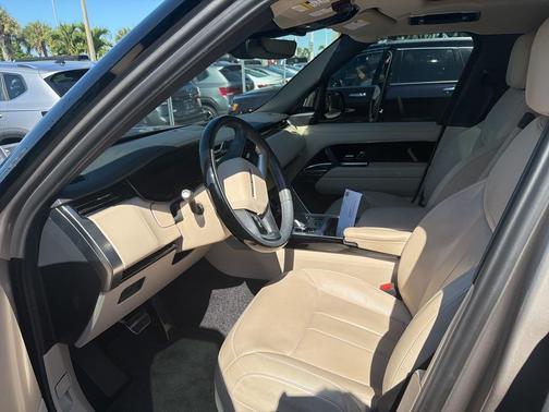 2023 Land Rover Range Rover P530 SE