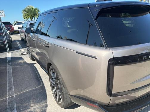 2023 Land Rover Range Rover P530 SE