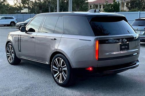 2023 Land Rover Range Rover P530 SE