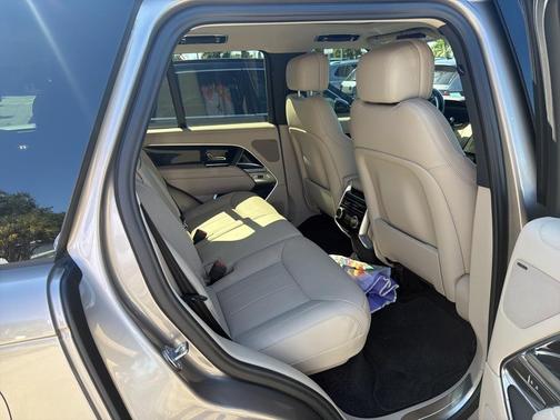 2023 Land Rover Range Rover P530 SE