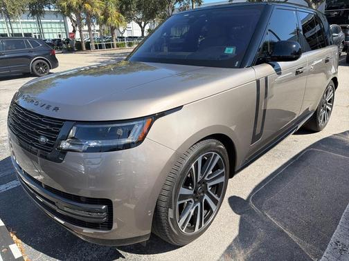 2023 Land Rover Range Rover P530 SE