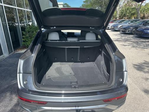 2024 Audi Q5 45 S line quattro Premium