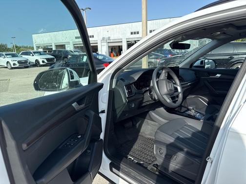 2025 Audi Q5 40 Premium