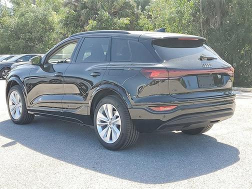 2025 Audi Q6 e-tron Premium