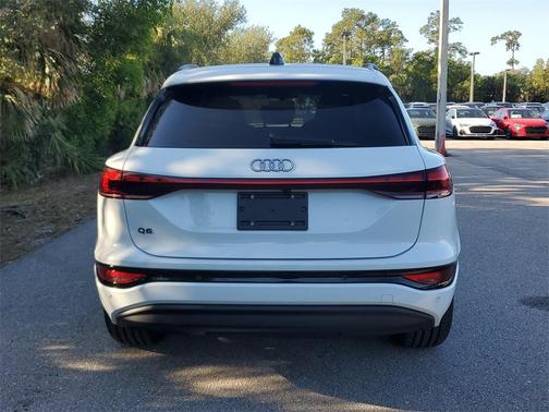 2025 Audi Q6 e-tron Premium