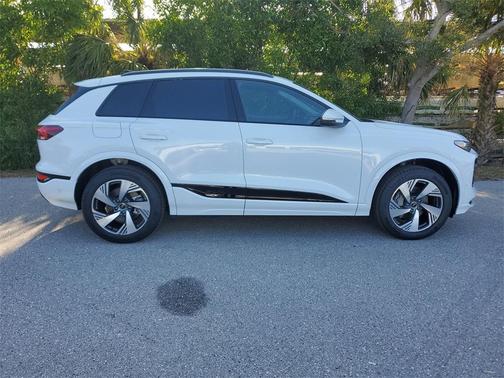2025 Audi Q6 e-tron Premium