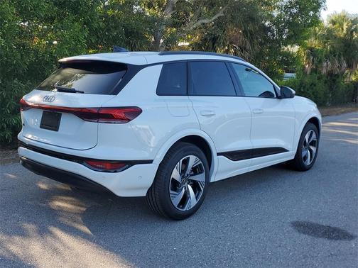 2025 Audi Q6 e-tron Premium