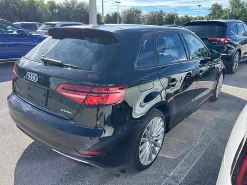 2017 Audi A3 e-tron 1.4T Premium