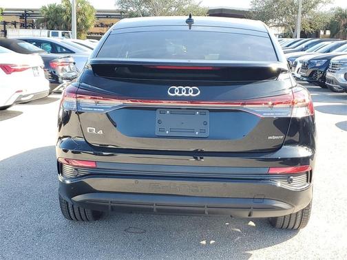 2025 Audi Q4 e-tron 55 quattro Premium