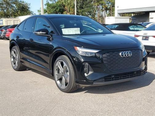 2025 Audi Q4 e-tron 55 quattro Premium
