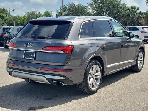 2025 Audi Q7 55 Premium Plus