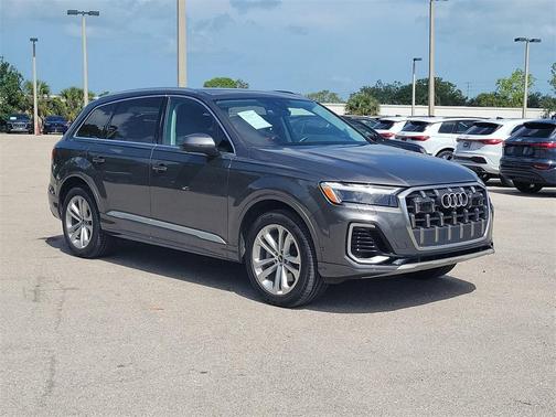 2025 Audi Q7 55 Premium Plus