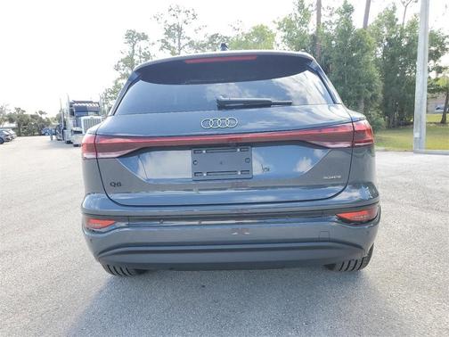 2025 Audi Q6 e-tron Premium