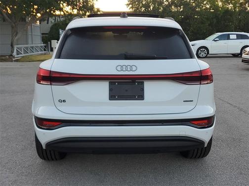 2025 Audi Q6 e-tron Premium