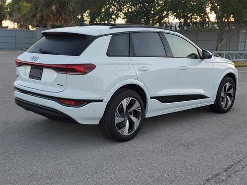 2025 Audi Q6 e-tron Premium