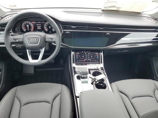 2025 Audi Q8 55 Premium