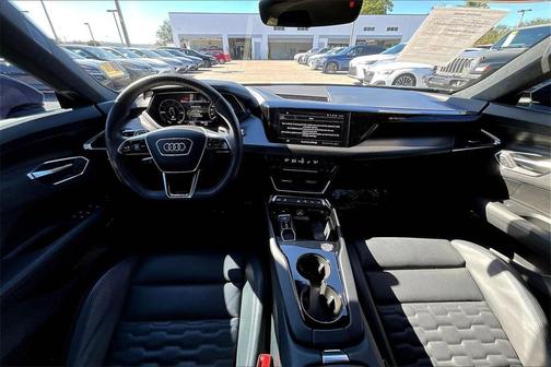 2023 Audi RS e-tron GT Base