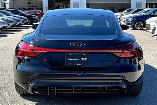 2023 Audi RS e-tron GT Base
