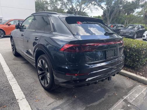 2025 Audi Q8 55 Premium