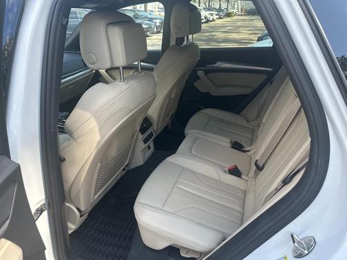 2025 Audi Q5 45 S line quattro Premium