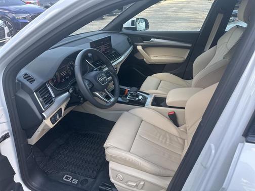 2025 Audi Q5 45 S line quattro Premium