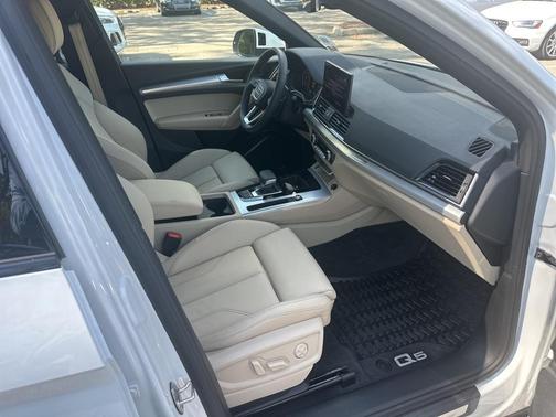 2025 Audi Q5 45 S line quattro Premium