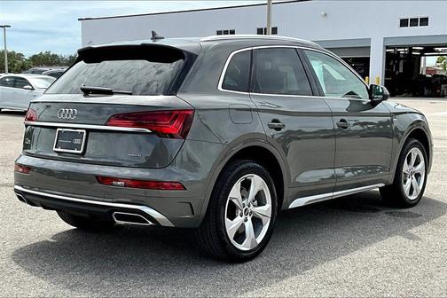2025 Audi Q5 45 S line quattro Premium