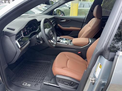 2025 Audi Q8 55 Premium