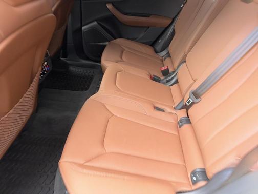 2025 Audi Q8 55 Premium