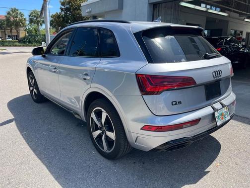 2022 Audi Q5 45 S line Premium Plus