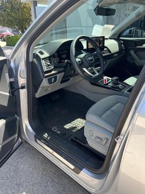 2022 Audi Q5 45 S line Premium Plus