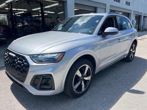 2022 Audi Q5 45 S line Premium Plus
