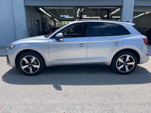 2022 Audi Q5 45 S line Premium Plus