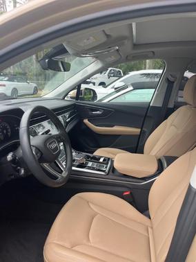 2025 Audi Q7 45 Premium Plus