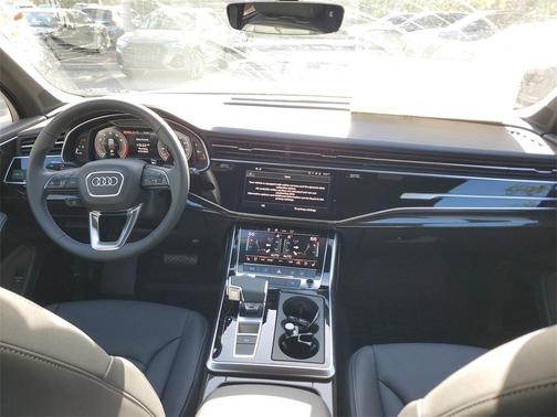 2025 Audi Q7 55 Premium