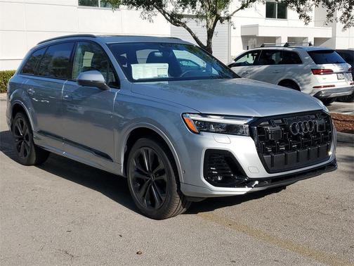 2025 Audi Q7 55 Premium
