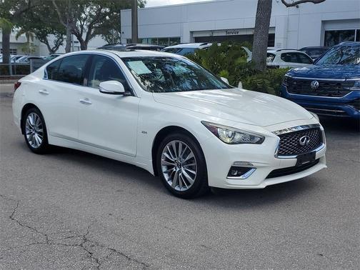 2018 INFINITI Q50 2.0t LUXE