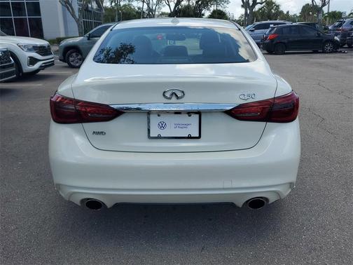 2018 INFINITI Q50 2.0t LUXE